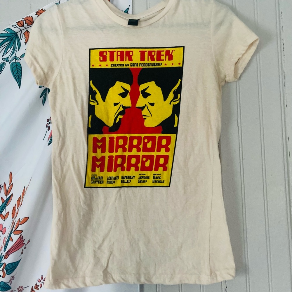 Star Trek TOS Mirror Mirror Graphic Tee Women’s XS or Small Gently Used HTF